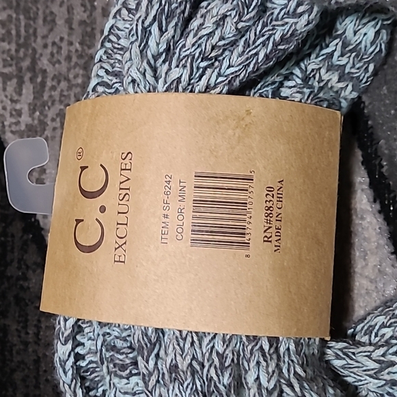C.C EXCLUSIVE MINT KNIT INFINITY NECK-SCARF - Picture 7 of 8